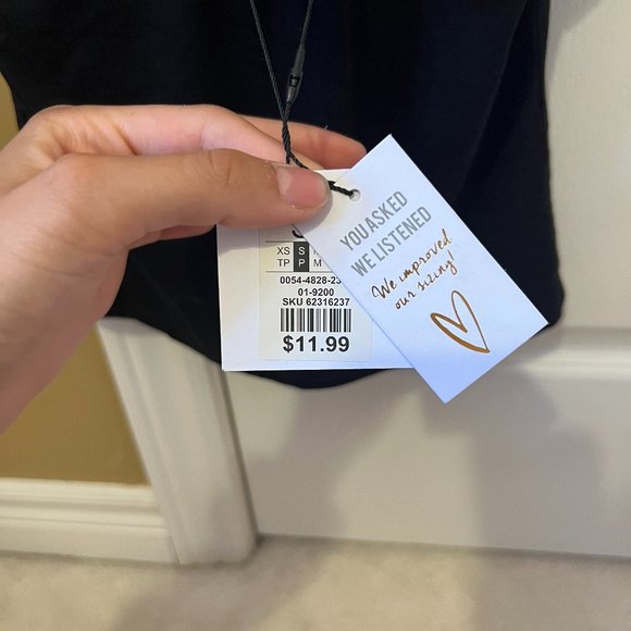 Black Cropped Tank Top - Picture 3 of 3